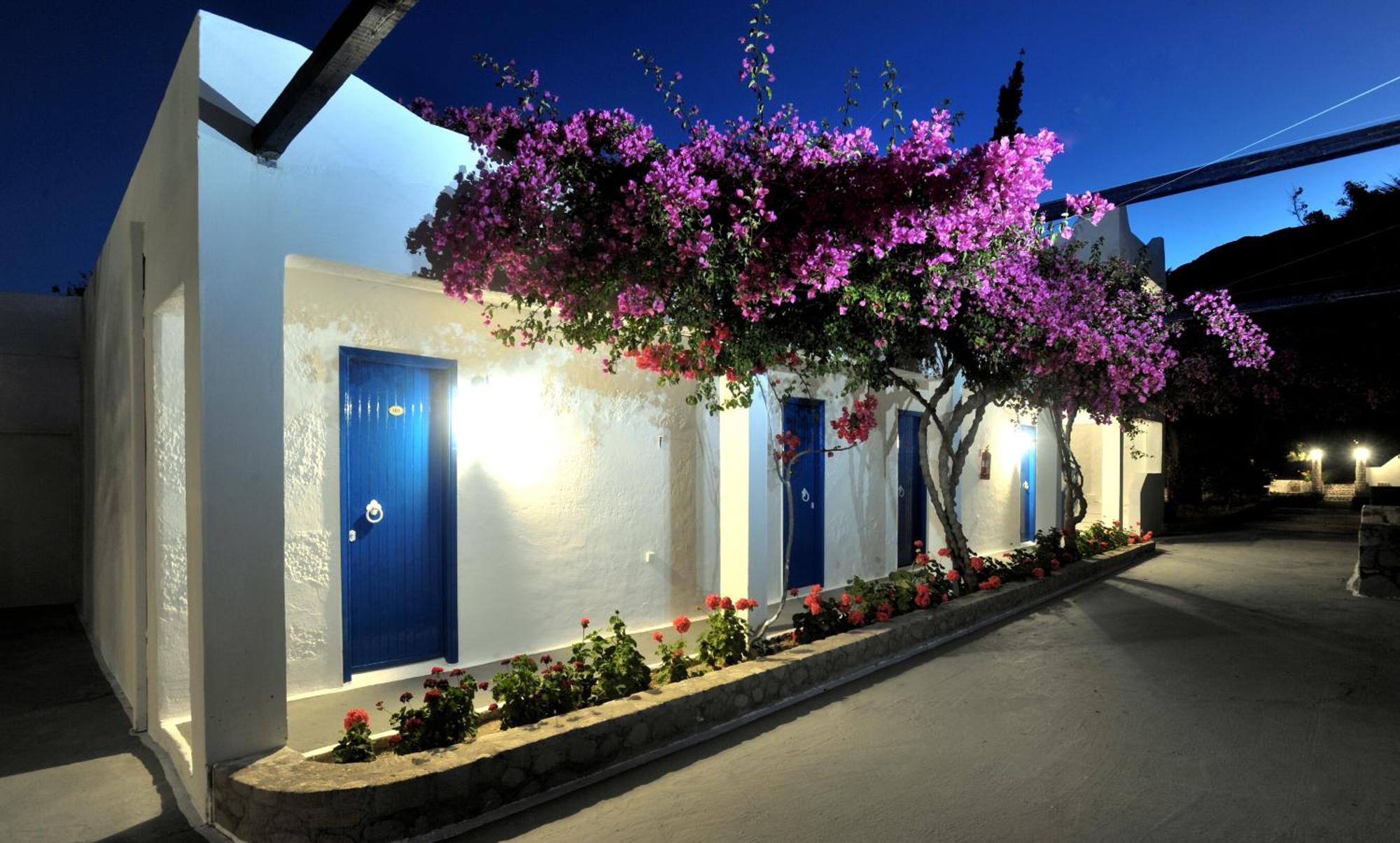 Lagada Beach Hotel Adamantas  Exterior photo